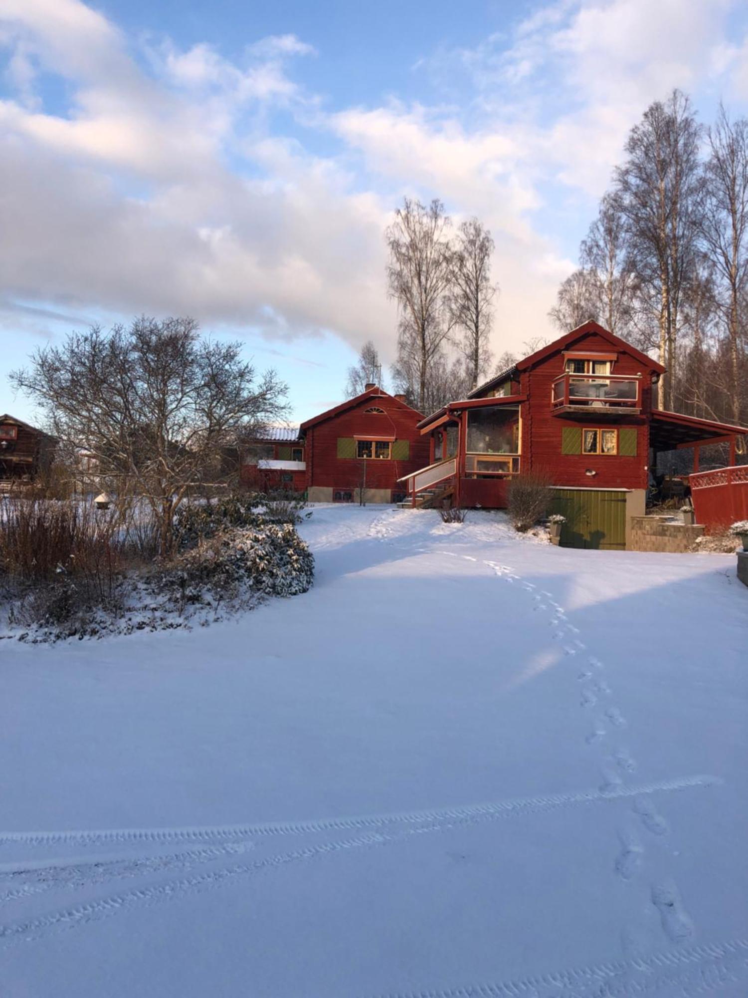 Mysigt Boende I Raettvik Med Utsikt Oever Siljan エクステリア 写真