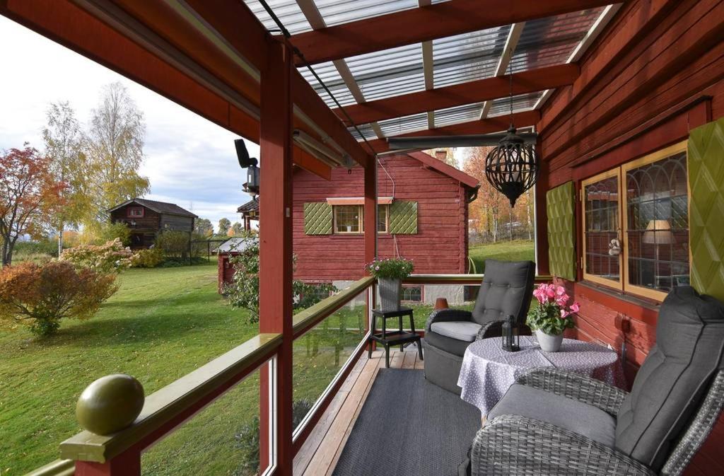 Mysigt Boende I Raettvik Med Utsikt Oever Siljan エクステリア 写真